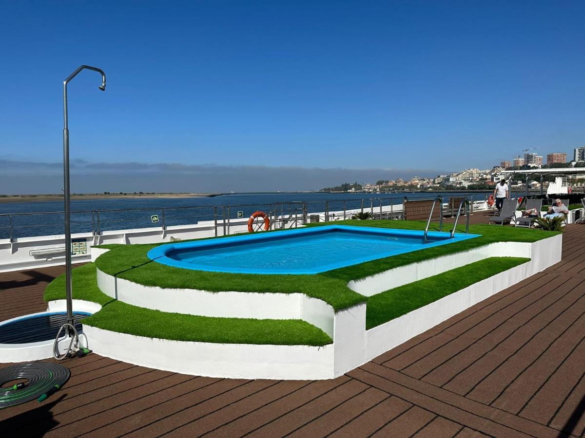 Готель Douro Cruiser Віла-Нова-де-Гая Екстер'єр фото